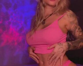 Super fuckable chick juggles bouncy tits and wants to sit on cock by thiskindasnow - TikTok HOT