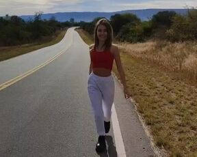 Topless pn Air Tiik Tok