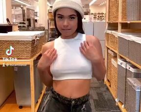 EXPANDING BOOBS IN THE MAGAZINE FOR TIKTOK Subscribers