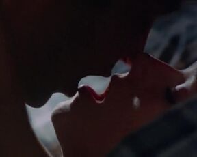 Gwyneth Paltrow, Jeanne Tripplehorn - Sliding Doors (1998) topless movie scene