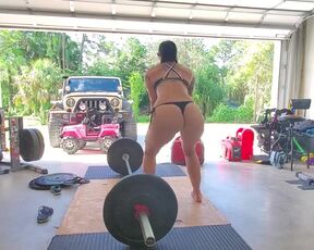 Back day work out with iPLEDGE, magnificent and risky gym work out and taunt.