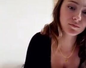 I'm very horny while waiting for my lover