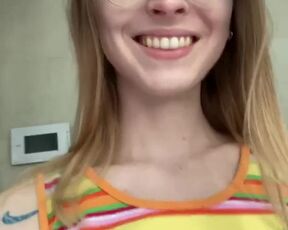 Humble homegirl took selfies of her udders for her beau leaked by pomme325 - BOOBS RADAR