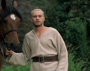 Agnieszka Sitek - Zaklinac - Wiedzmin s01e02 (2002) nude scenes