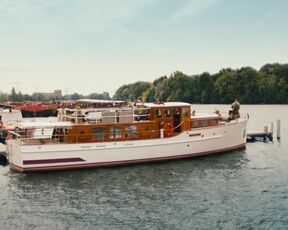 Alicia von Rittberg, Lara Aylin Winkler, Nilam Farooq - Rate Your Date (2019) Nude Video