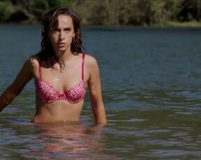 Laura Moray sexy, Megan Montaner, Carla Díaz - The Hunt (2020) s01e05-07 Hot Bikini Scenes