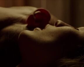 Laura Moray sexy, Megan Montaner, Carla Díaz - The Hunt (2020) s01e05-07 Hot Bikini Scenes