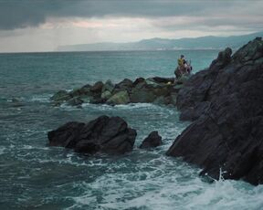 Caroline Hartig, Lena Klenke nude - Blackout (2021) s01-e03