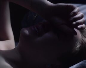 Pauline Werner, Anouk Elias - Tage im August (2019) Nude Movie Scene