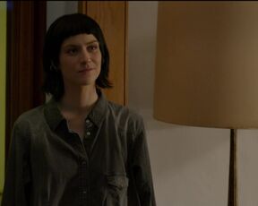 Sophie Pfennigstorf topless - Sopravvissuti  (2022) s01-e04 Nude TV Scene