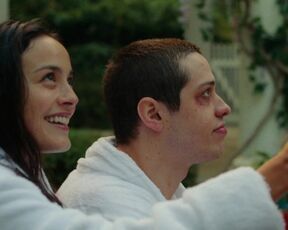 Amandla Stenberg, Rachel Sennott, Maria Bakalova, Chase Sui Wonders, Myha'la Herrold - Bodies Bodies Bodies (2022) Nude Scene from the movie