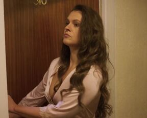 Yana Ivashchenko, Yulia Znakomtseva nude - Live long! (2021) Russian Actress