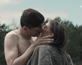 Nino Ninidze - Zavod s01e03 (2018) Topless Scenes