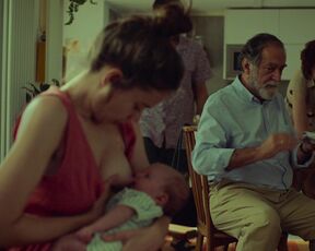 Laia Costa sexy - Cinco lobitos (2022)