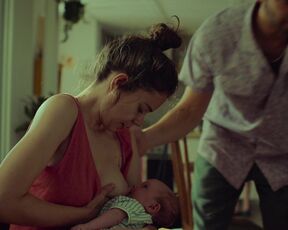 Laia Costa sexy - Cinco lobitos (2022)