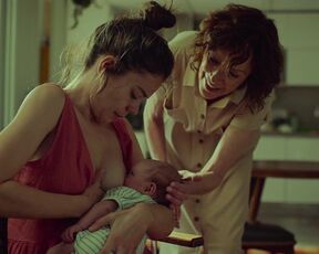 Laia Costa sexy - Cinco lobitos (2022)