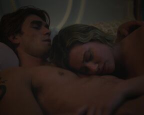Madelaine Petsch, Vanessa Morgan, Lili Reinhart hot - Riverdale (2022)  s06e22