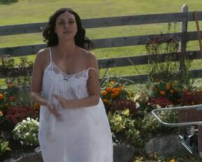 Sigourney Weaver sex, Morena Baccarin hot - The Good House (2021) Hot Movie Scene