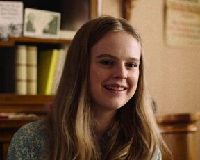 Nathalie Lucia Hahnen, Stella Holzapfel sexual - Vatersland (2020)