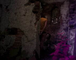 Julia Stammler, Judith Altenberger , Verena Altenberger - Gesicht der Erinnerung (2022) Hot Scene from the movie