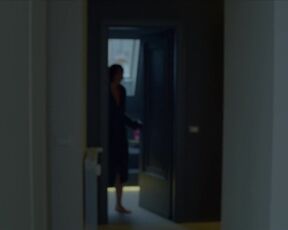 Sophie Pfennigstorf, Adèle Wismes nude - Sopravvissuti (2022) s01e01-02 Nude