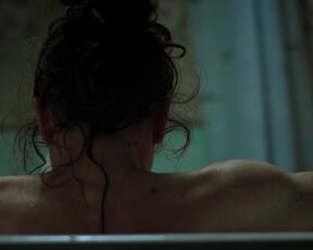 Simona Malato nude and other - Le sorelle Macaluso (2020) Full Frontal Bathroom Scene