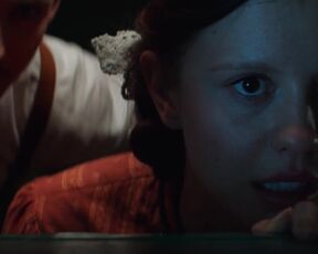 Mia Goth sexy - Pearl (2022)