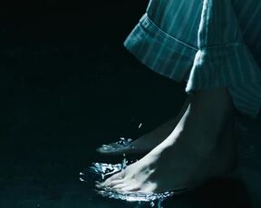 Svenja Jung naked- Fly (2021)