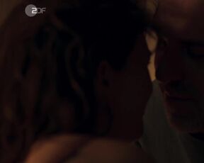 Kathrin von Steinburg nude - Annie und das geteilte Glück (2022)