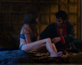 Elizabeth Cullen, Olivia DeJonge, Melina Vidler hot scene - Elvis (2022) Hot Movie Scenes