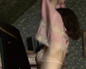 Liv Lisa Fries hot - BB (2022) s04-e07 Bed Sex Scene