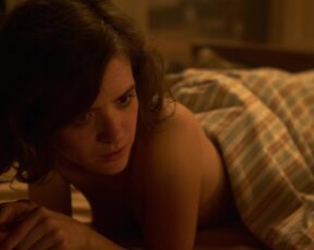 Liv Lisa Fries hot - BB (2022) s04-e07 Bed Sex Scene