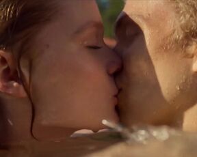 Ines Høysæter Asserson nude - Royalteen (2022)