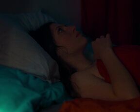 Rebecca Marder, Baya Kasmi - Les goûts et les couleurs (2022) Topless Scene from the movie