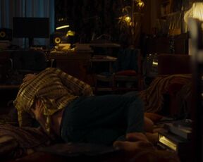 Rebecca Marder, Baya Kasmi - Les goûts et les couleurs (2022) Topless Scene from the movie