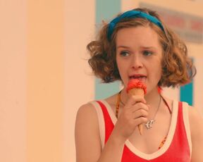 Liv Clasvogt, Miriam Schiweck etc other - Meine Mutter raubt die Braut (2022) Nude Scene