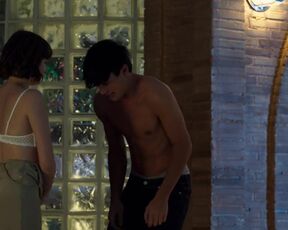 Isa Montalbán, Leyre Romero sexy - HollyBlood (2022)