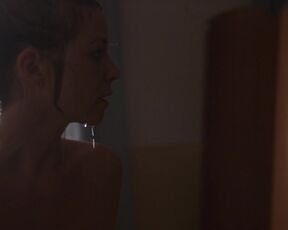 Hilde Dalik nackte - Für immer tot (2022) Topless German Actress