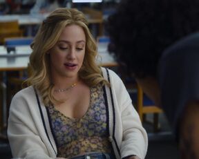 Lili Reinhart, Aisha Dee sexy - Look Both Ways (2022)