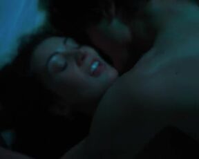 Alexandra Daddario sexy - Anne Rice's Mayfair Witches (2023)  s01-e01 Bedroom Scene