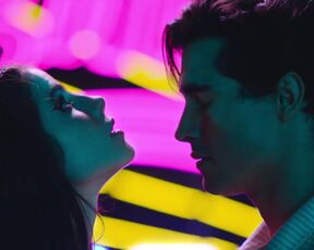 Giulia Be naked - Beyond the Universe (2022)