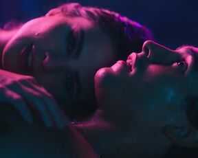 Giulia Be naked - Beyond the Universe (2022)