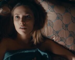 Lena Meckel hot - Friedliche Weihnachten (2022) Sexy Actress. Censored Blowjob movie scene