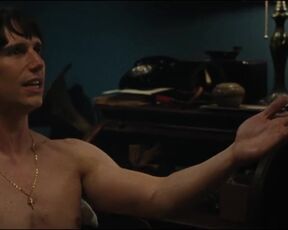 Elizabeth Banks, Sigourney Weaver nude - Call Jane (2022)