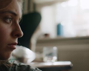 Franziska Hartmann, Lene Oderich sexy - Neuland (2022) s01-e02