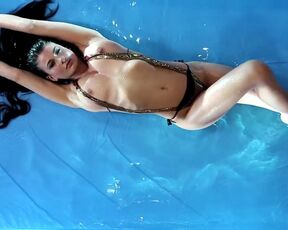 Sensual Solo video - Masturbation Girls In Water