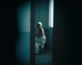 Julie De Bona topless - Les Combattantes (2022) s01-e05