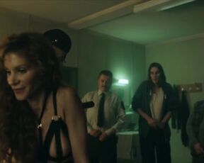 Nikola Kastner, Nina Gnädig, Stephanie Schadeweg nackte - German Crime Story Gefesselt (2022-2023) s01e01-04 Sex Scenes