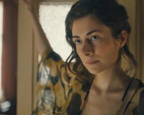 Valery Tscheplanowa, Amy Benkenstein nackte - Das Haus der Träume (2022) s01e03