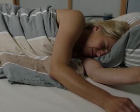 Tanja Wedhorn sexy - Praxis mit Meerblick (2021) s01e11